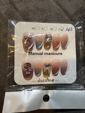 Cat-eye press on nail nude with other beautiful colors Rhinestone Nail Set
